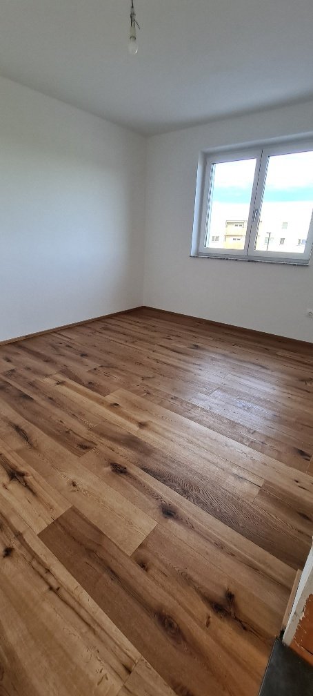 Moderne Doppelhaushälfte in Mühlheim am Inn - Neubau mit Stil und Komfort