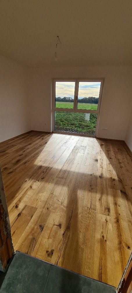 Moderne Doppelhaushälfte in Mühlheim am Inn - Neubau mit Stil und Komfort