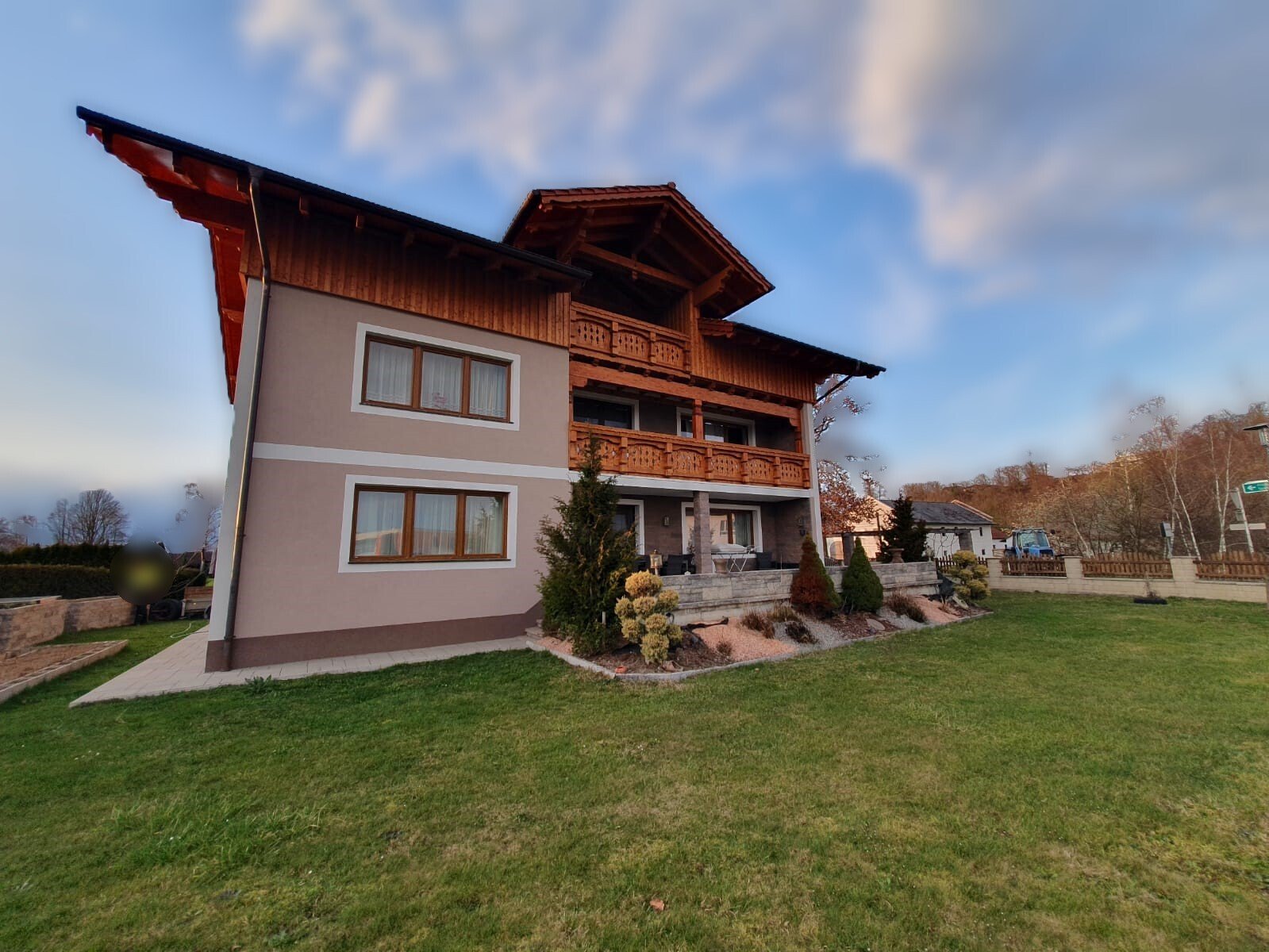 Wunderschönes Mehrfamilienhaus mit  großzügigem Grundstück 