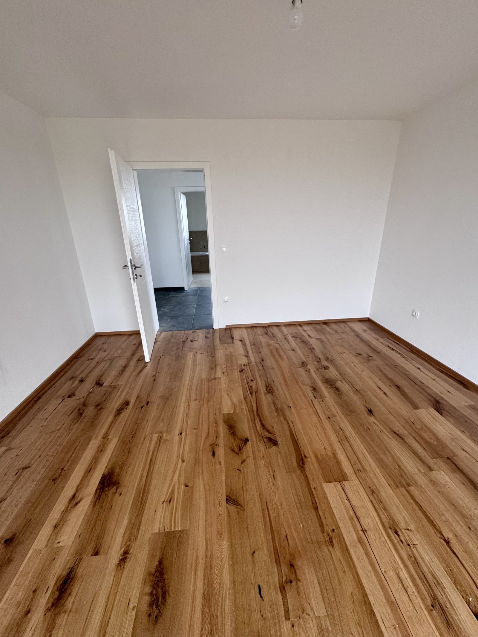 Neubau - Doppelhaus in Top - Lage - Nur wenige Schritte zum See.