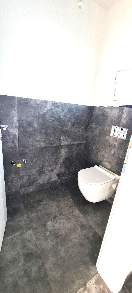 **Moderne Doppelhaushälfte am Inn - Neubau mit Stil und Komfort