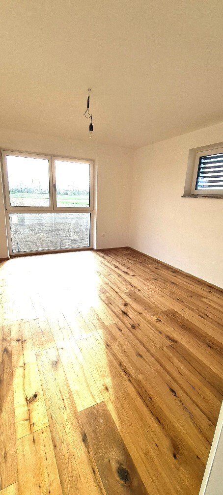 **Moderne Doppelhaushälfte am Inn - Neubau mit Stil und Komfort